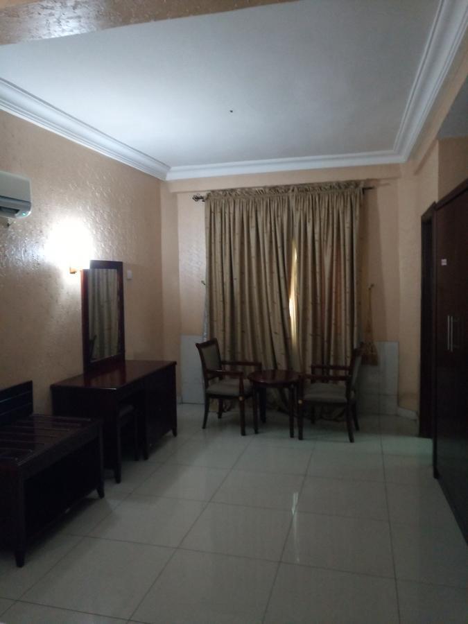 Crocodile Hotels And Restaurant Limited Kaduna Buitenkant foto